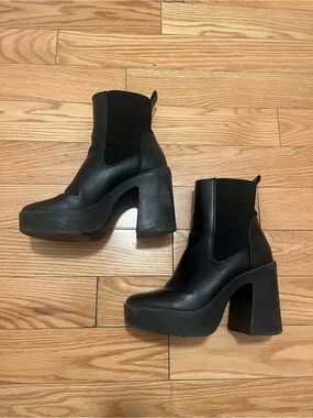 Black Platform Block Heel Chelsea Boots - Women